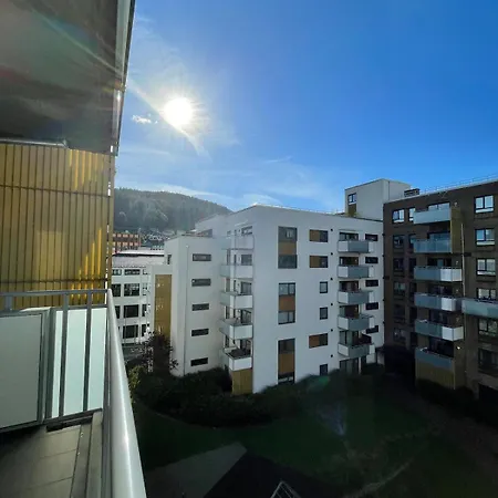 Lägenhet New, Cozy With Private Balcony Bergen